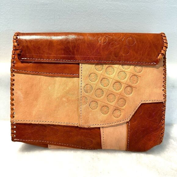 NWOT Unbranded Leather Floral Snap Button Handmade Brown Tan Handle Clutch Bag - Picture 2 of 3